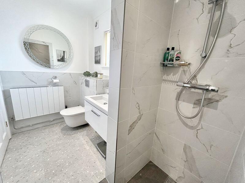 En suite shower room
