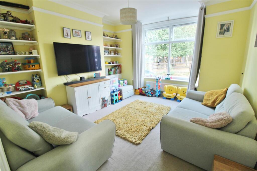 SITTING ROOM