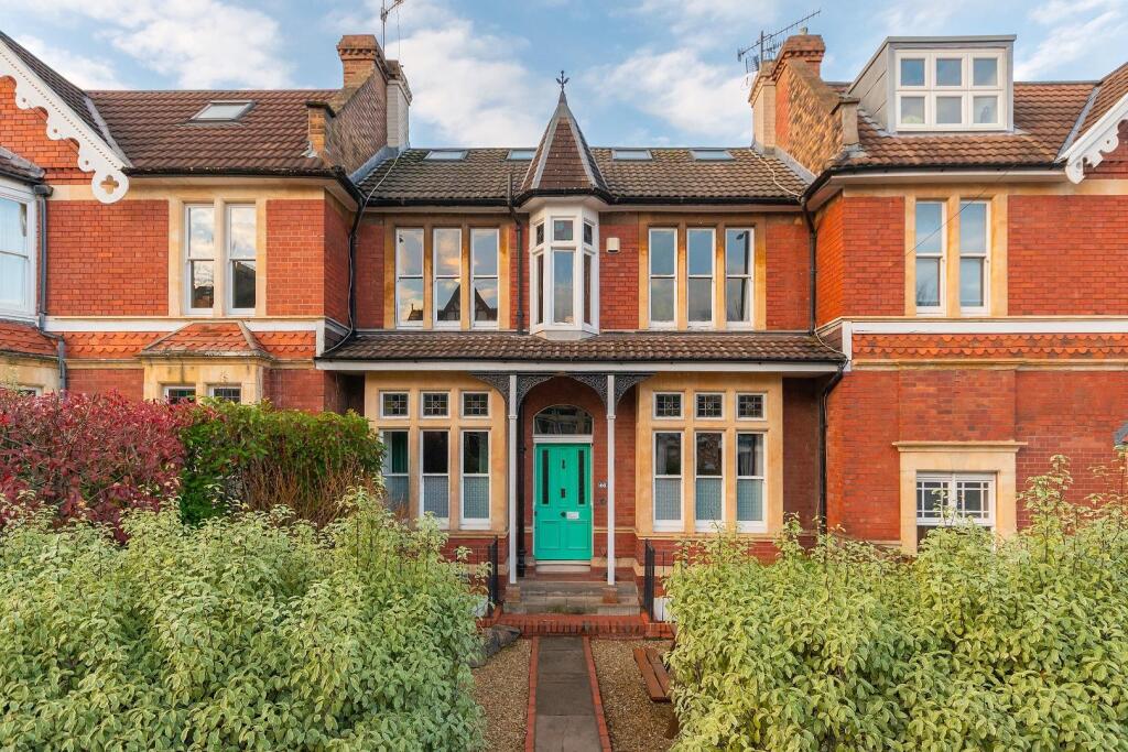 2Z4R6RD - External C.jpg