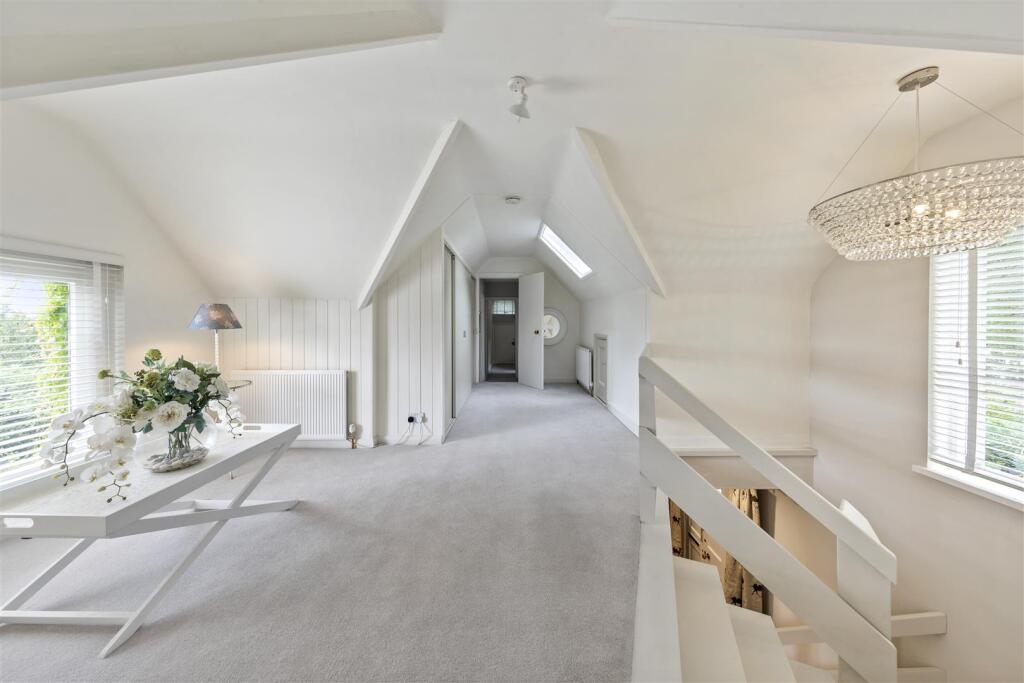 The-Stables-9-Guildown-Avenue-Guildford-GU2-4HA-74