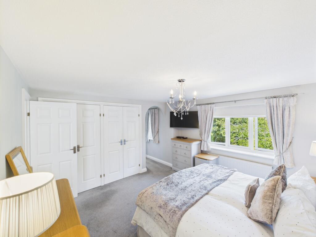 CAM02023G0-PR0152-STILL015