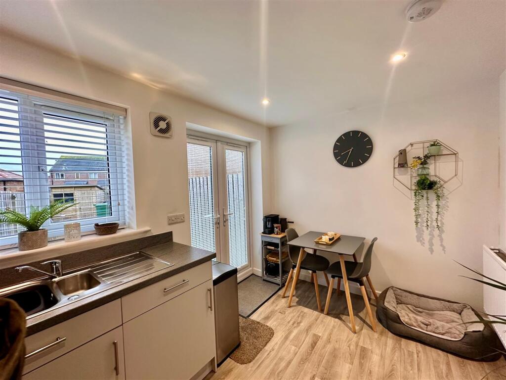kitchen 4.jpg
