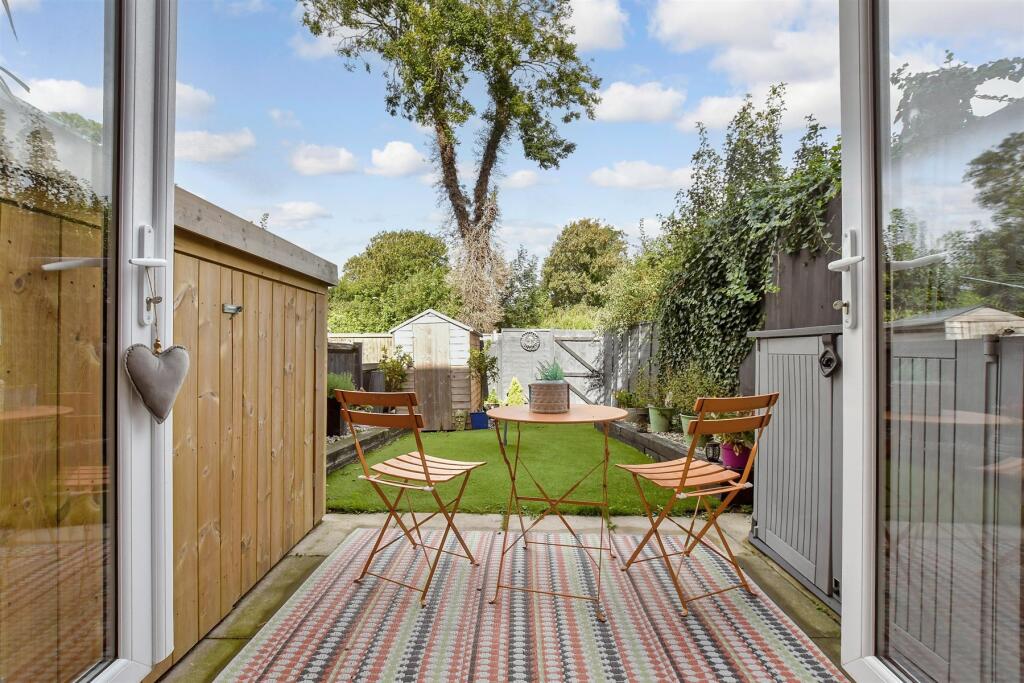 External Lifestyle Photograph