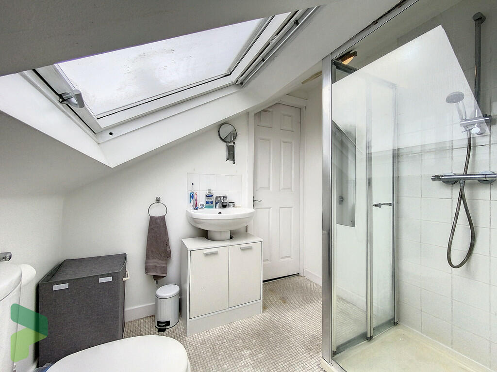 En-suite shower
