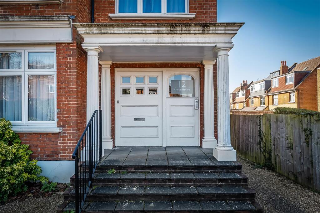 Flat-1-12-Albion-Road-17.jpg