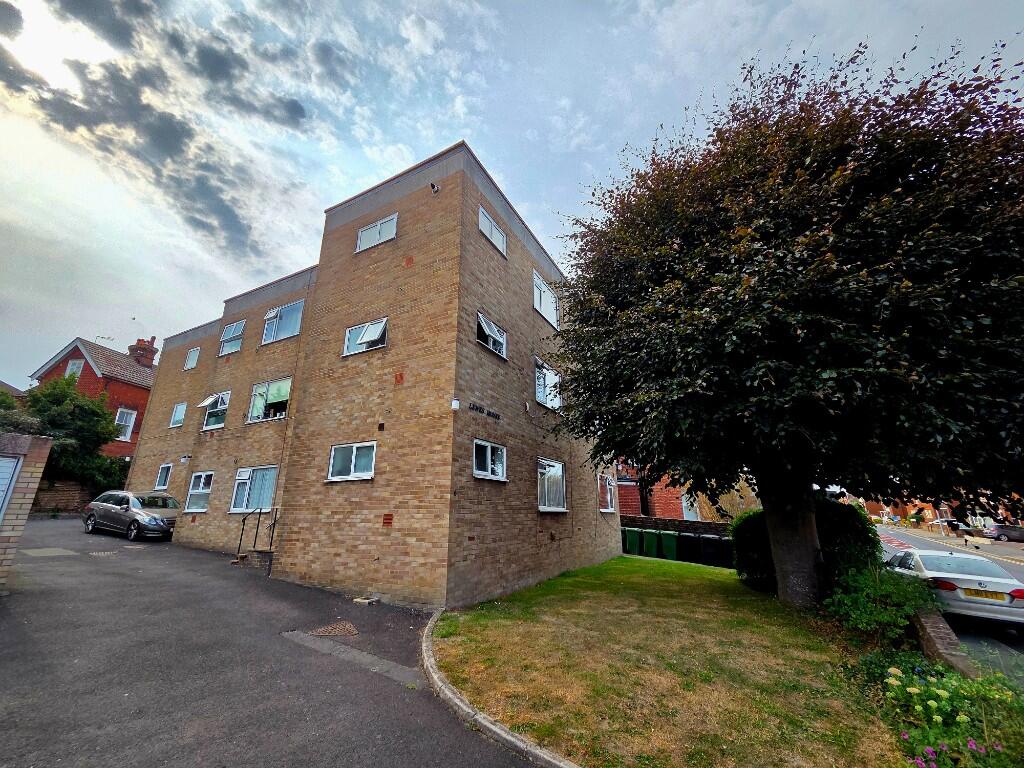 Lewes Road, Eastbourne, East Sussex, BN21