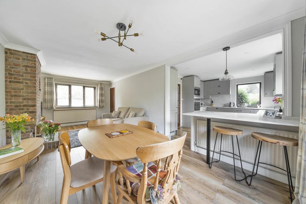 Living Room/Dining Room (3)
