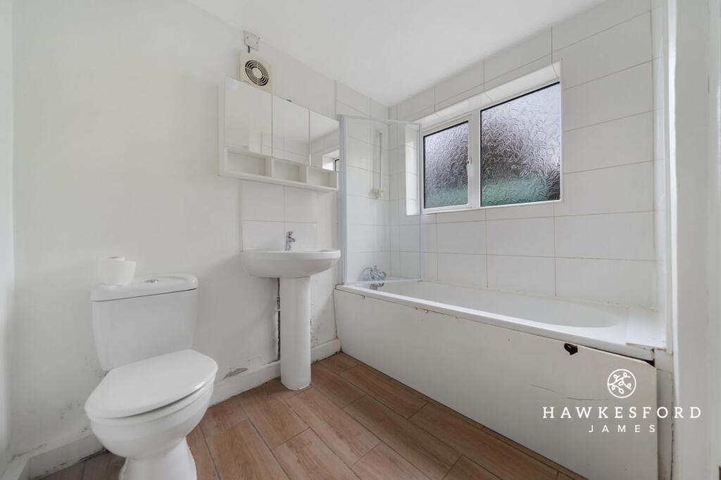 Shortlands Road, Sittingbourne - Bathroom