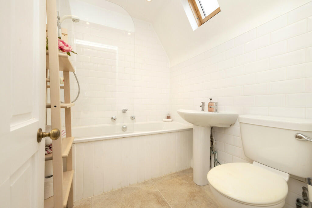 En Suite Bathroom 