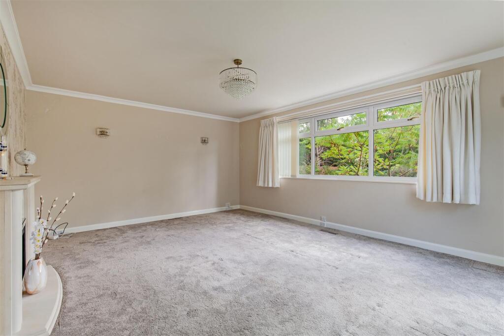 Reception Room-1.jpg