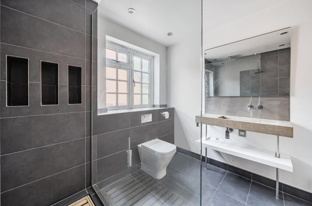 1345899-4-68b6d18...