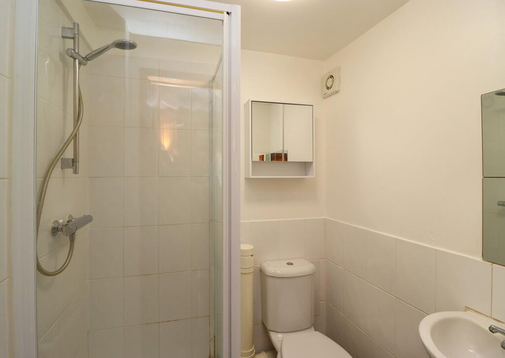 Shower Room  07-0...