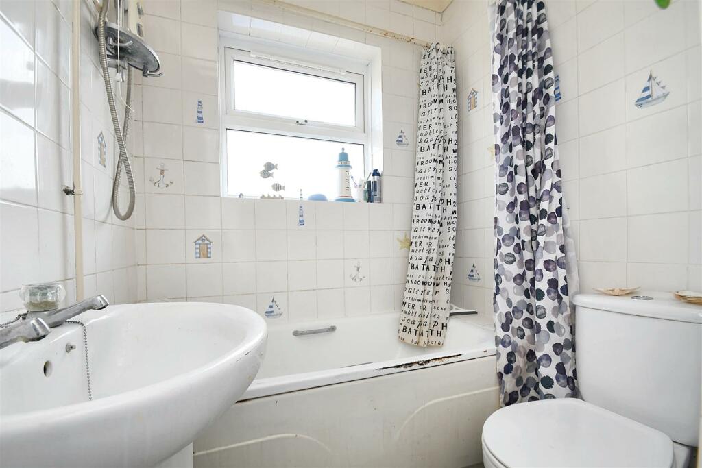 Bathroom.JPG