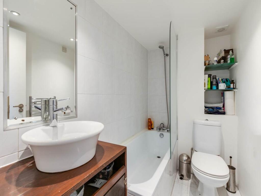 Warwick Road 75 flat