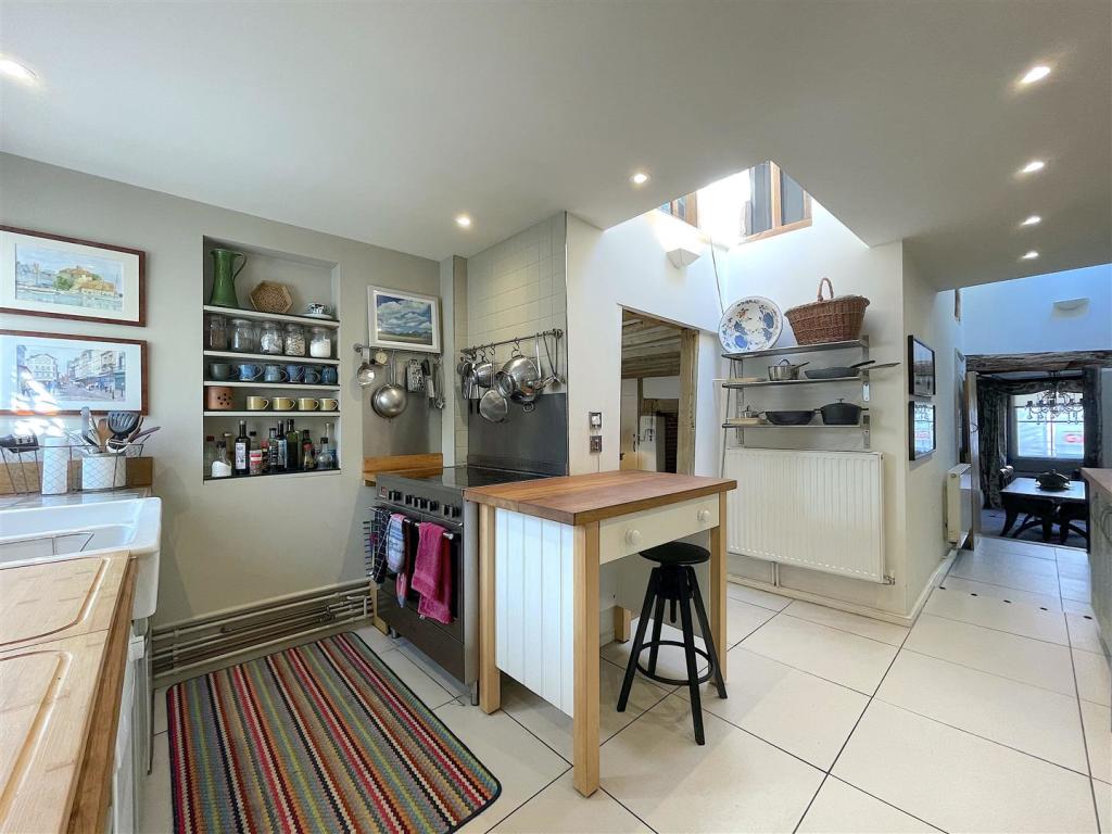 Kitchen (3).jpeg