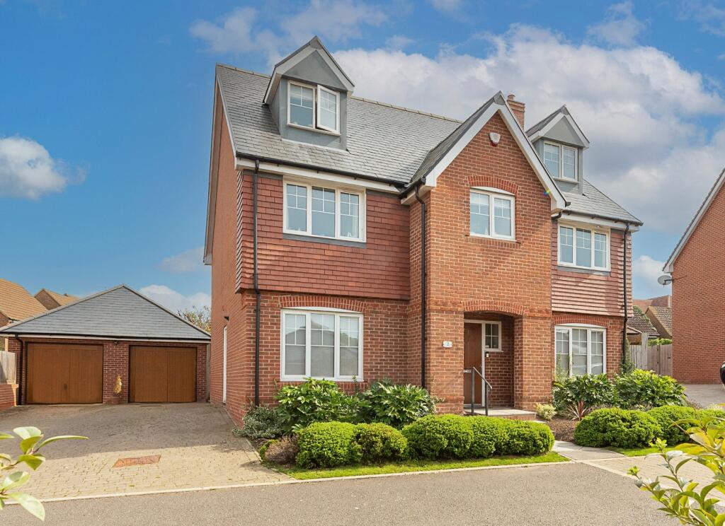 Estone Road, Aston Clinton, Aylesbury, Buckinghamshire, HP22