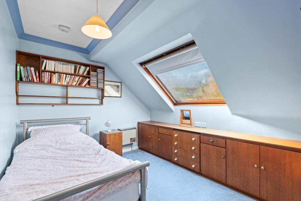 BEDROOM 2 03.jpg