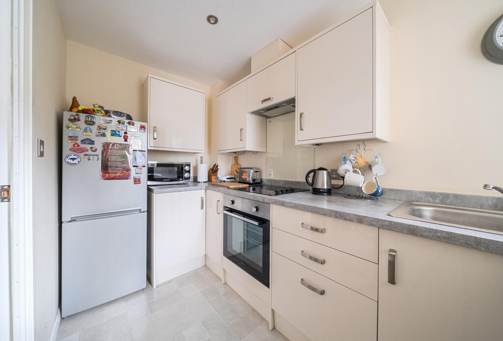 1369236-3-68f25bd...