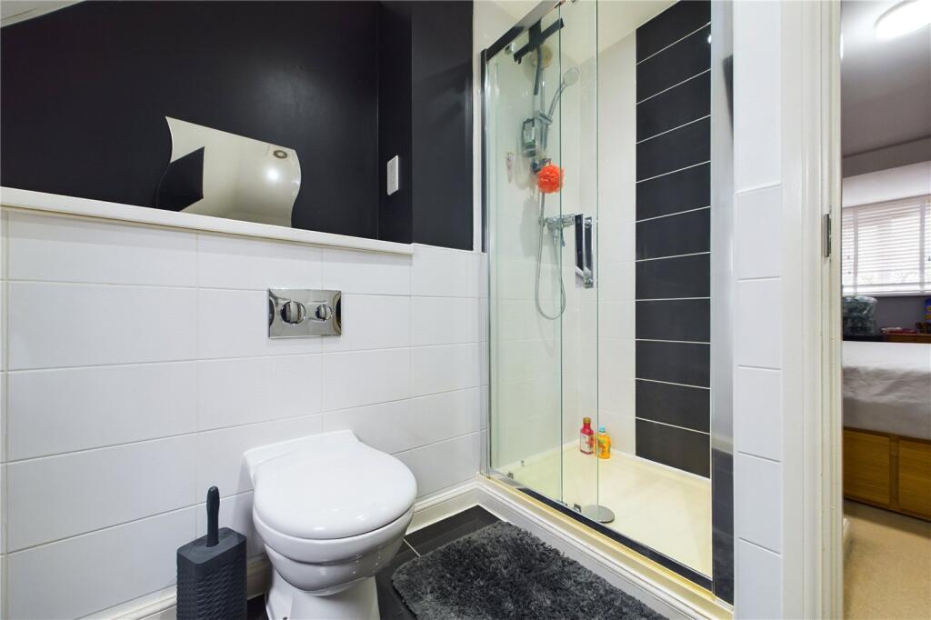 Bed 2 En Suite