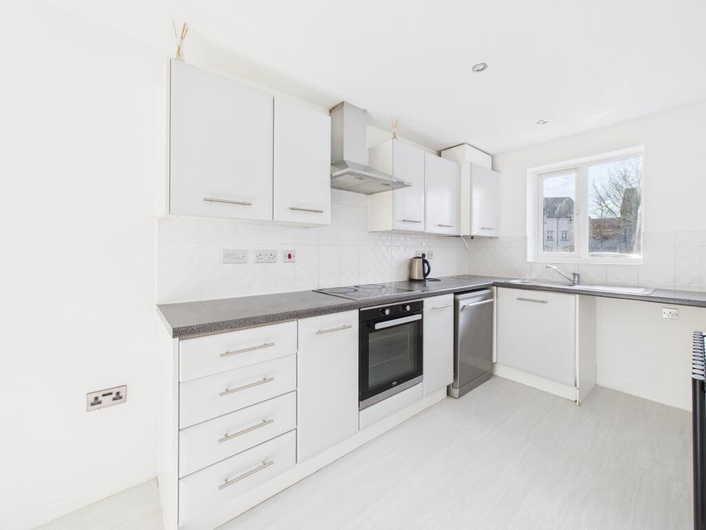 CAM05192G0-PR0030-STILL004