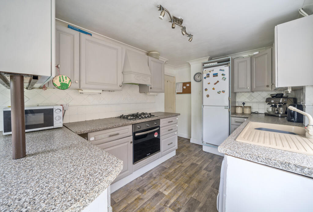 1347546-21-68b6f0...