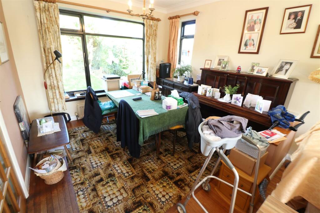 Lounge / Dining Room