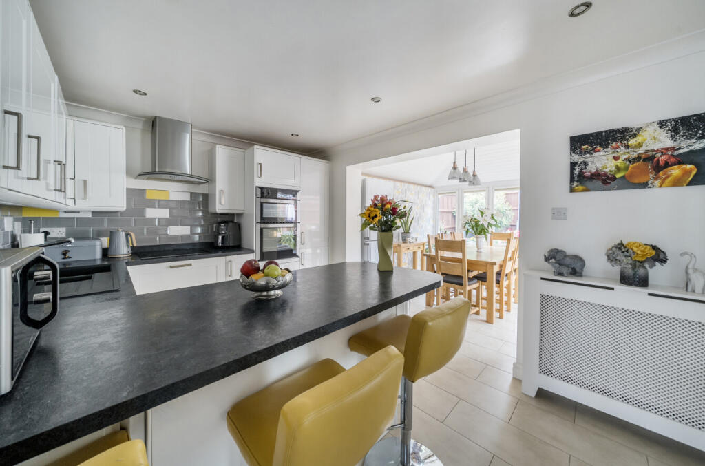 1340257-11-68b191...