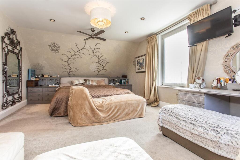 33 London Road90.jpg