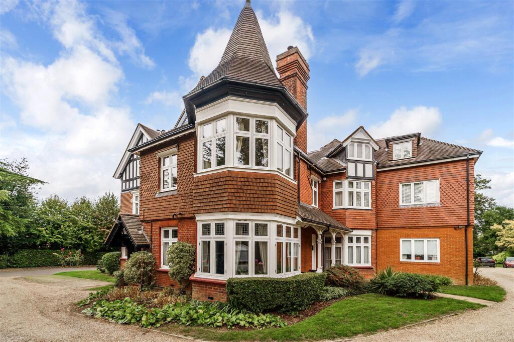 THE FIRS, FLAT (3).jpg