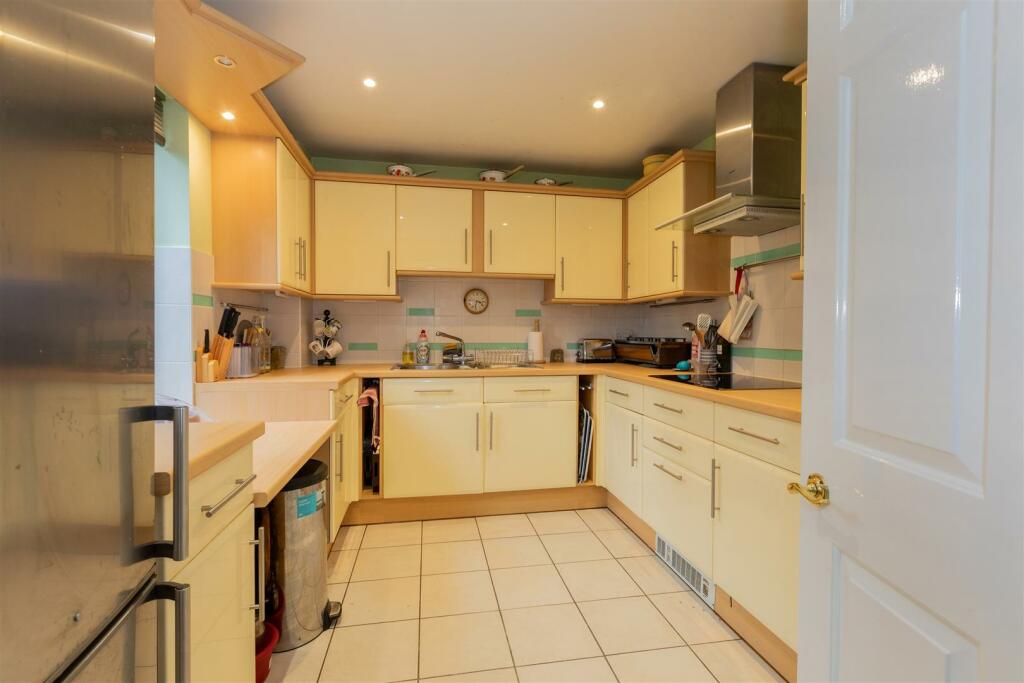 10 Remenham Row-12.jpg