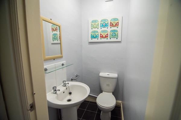 11_newington_rd_student_properties_wc.jpg