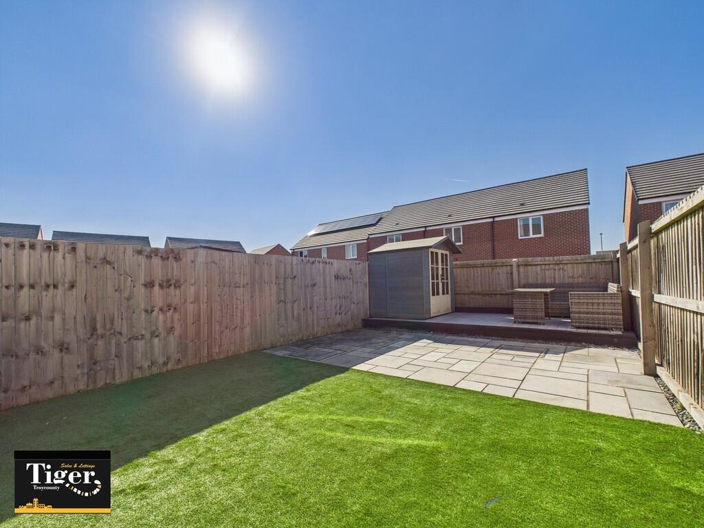 CAM02176G0-PR0519...