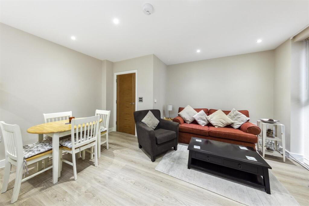Apt-8-The-Bellerby-Apartments-Leapale-Lane-GU1-4PT