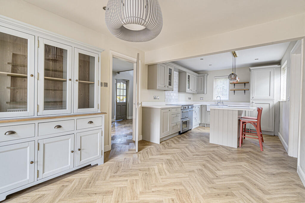 Open plan dining/...