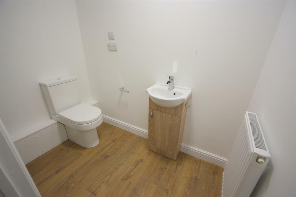 3 Lower Barn Court WC