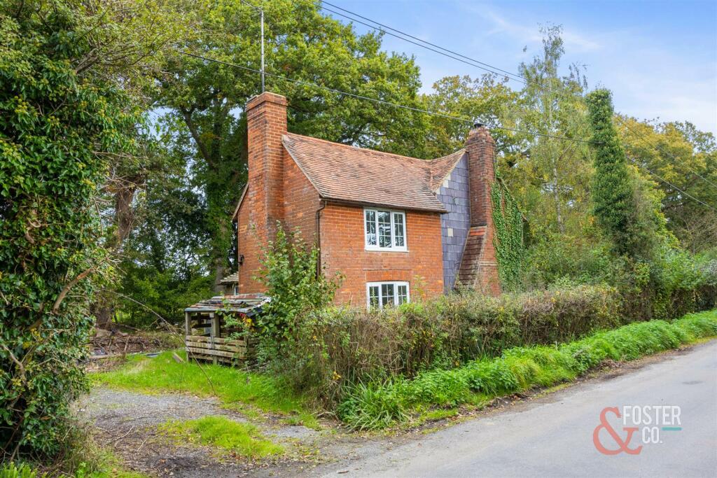 Bakers Lane, Bacons Cottage-001.jpg