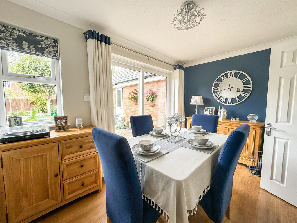 dining1