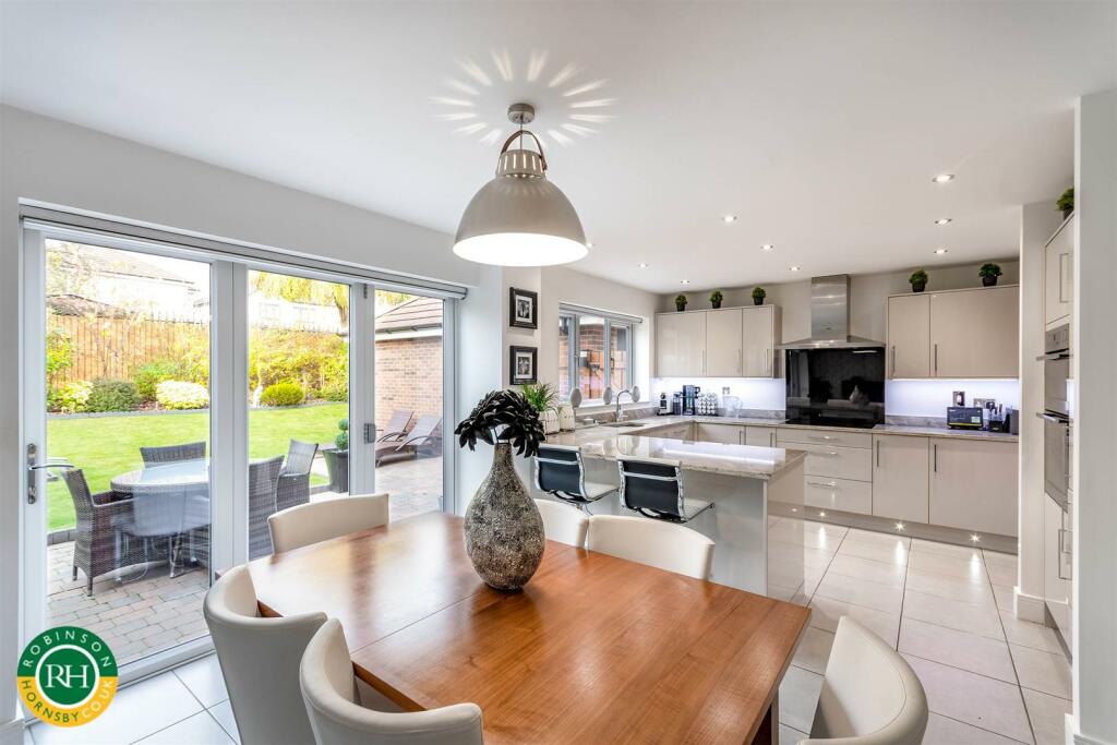 Kitchen diner / Reception