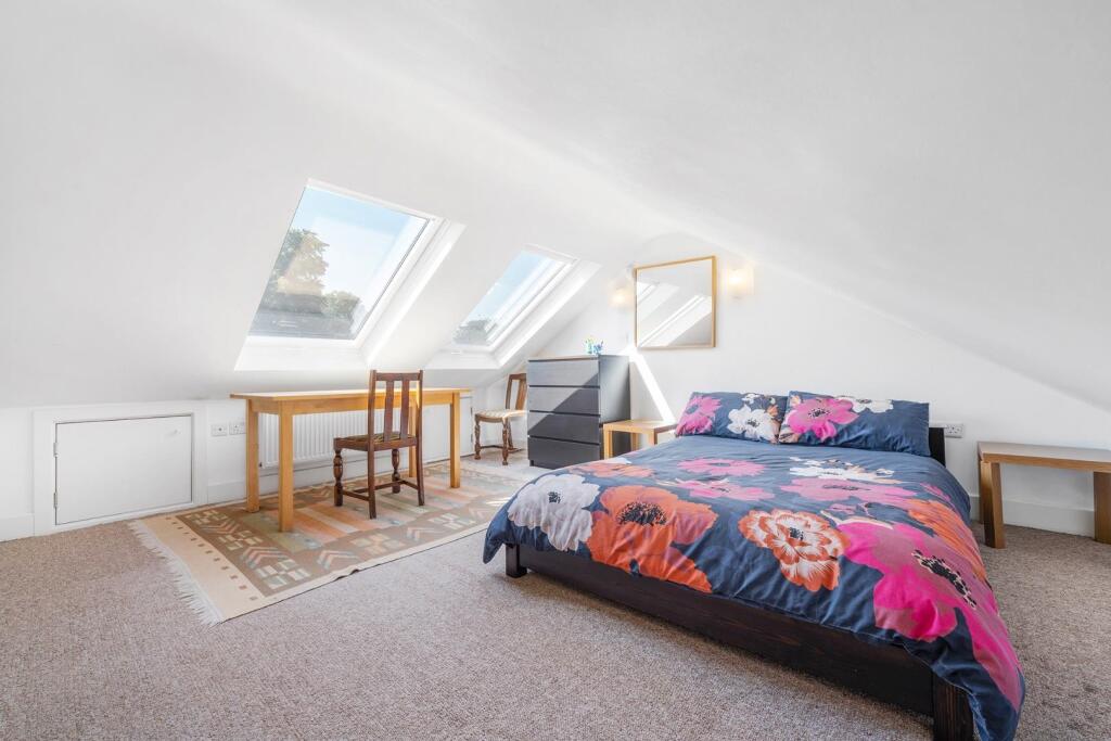 Principal bedroom (2).JPG