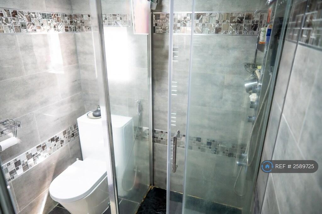 Common Bathroom-First Floor