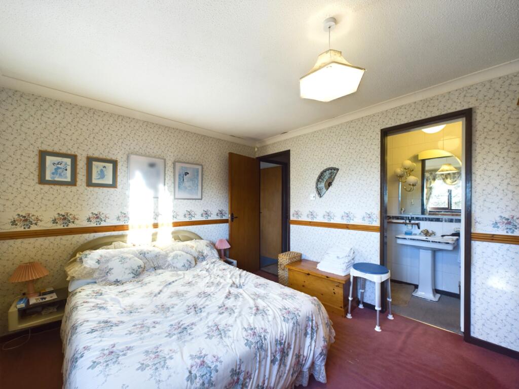 CAM02023G0-PR0111-STILL042