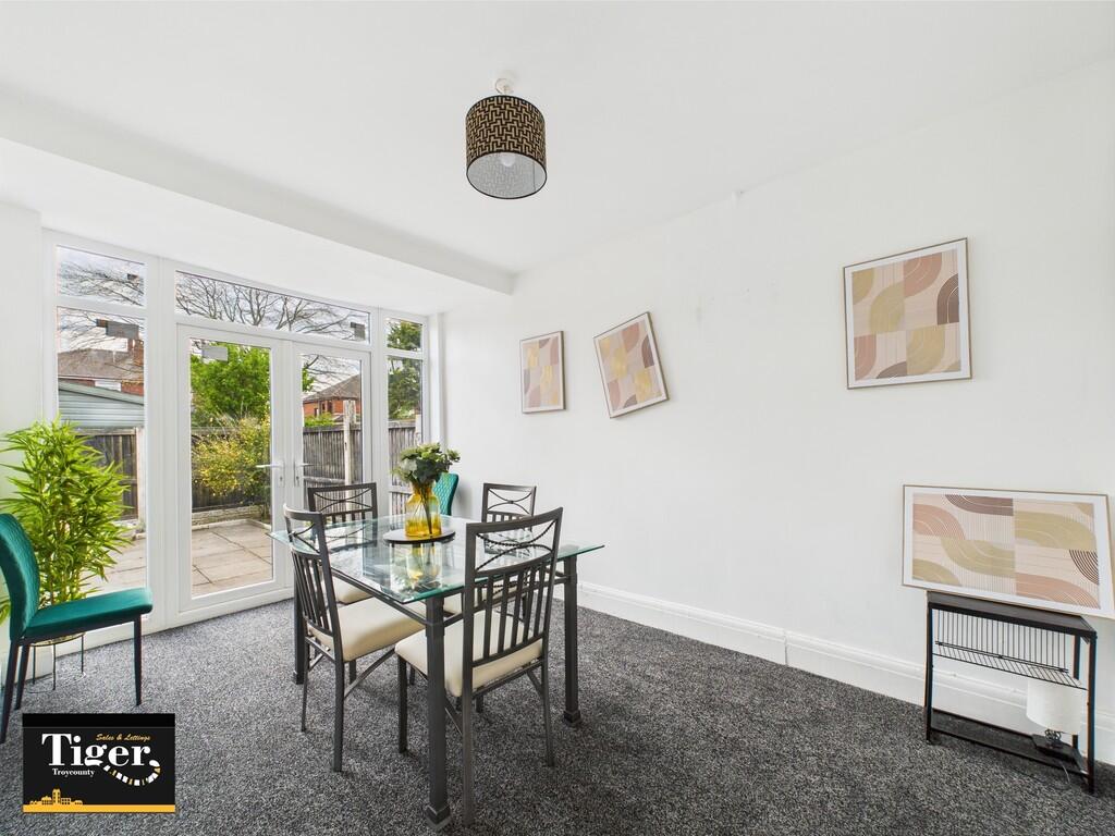 CAM02176G0-PR0563...