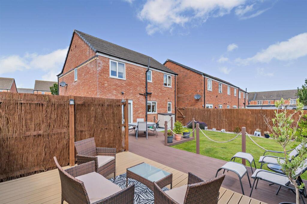 Outside - Back Garden