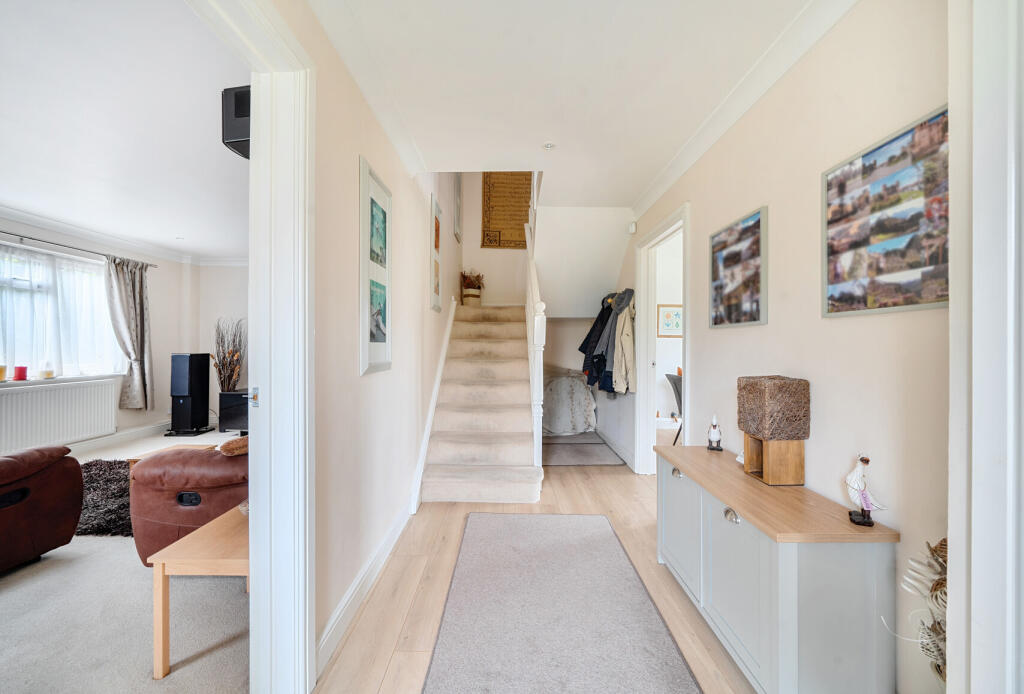 1306668-5-6841a54...