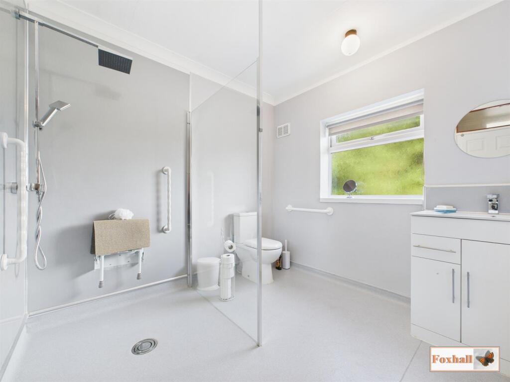 Wet Room Style Shower Room