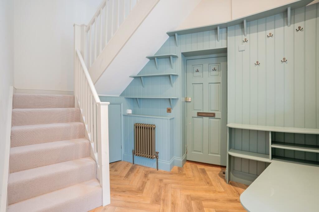 12 Phoenix Court ...