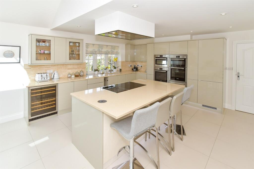 Kitchen / Breakfast Room