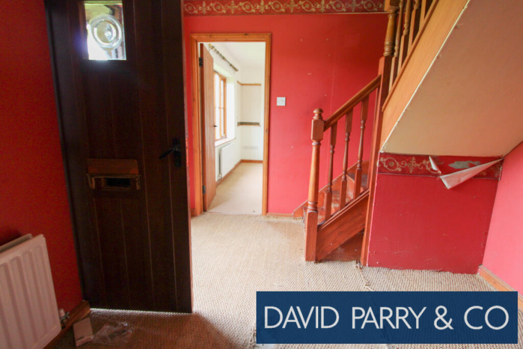 DETACHED COUNTRY PROPERTY