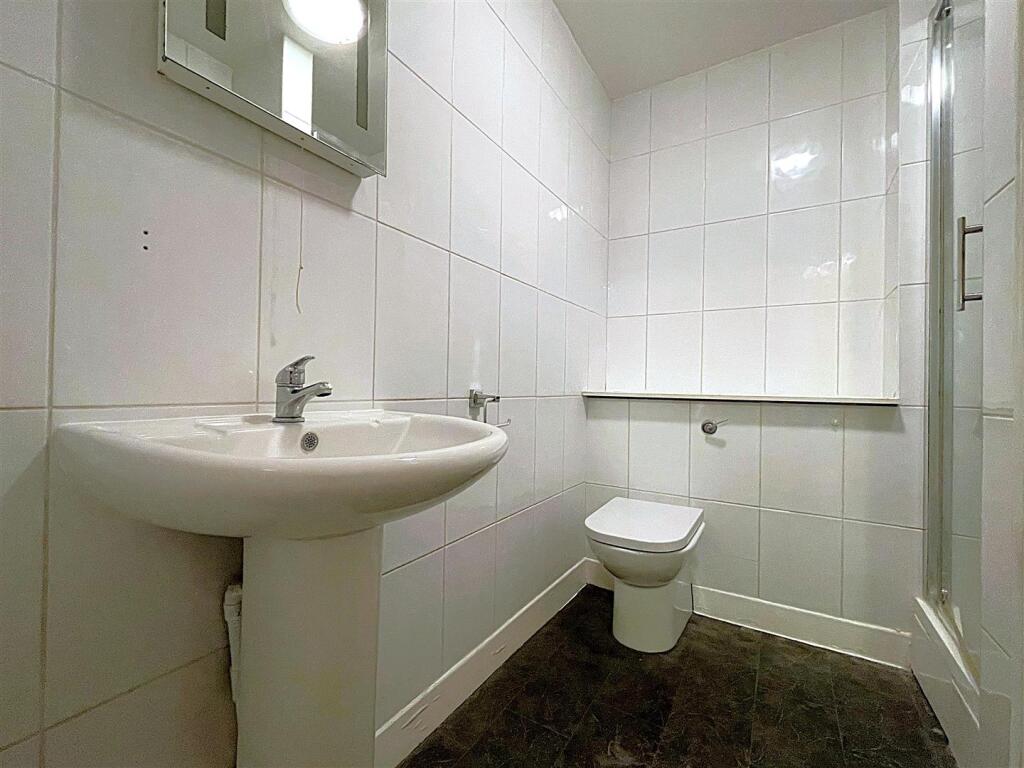 ShowerRoom.jpg