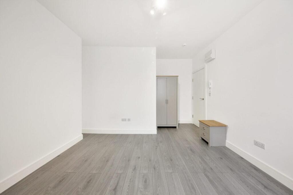 Flat-12-176-Ladbroke-Grove-9-1200x800.jpg